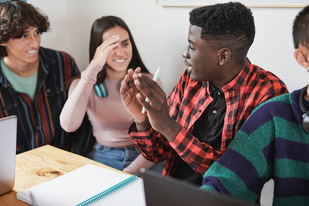 O Legado dos Educadores Brasileiros: Formando Cidadãos para o Futuro